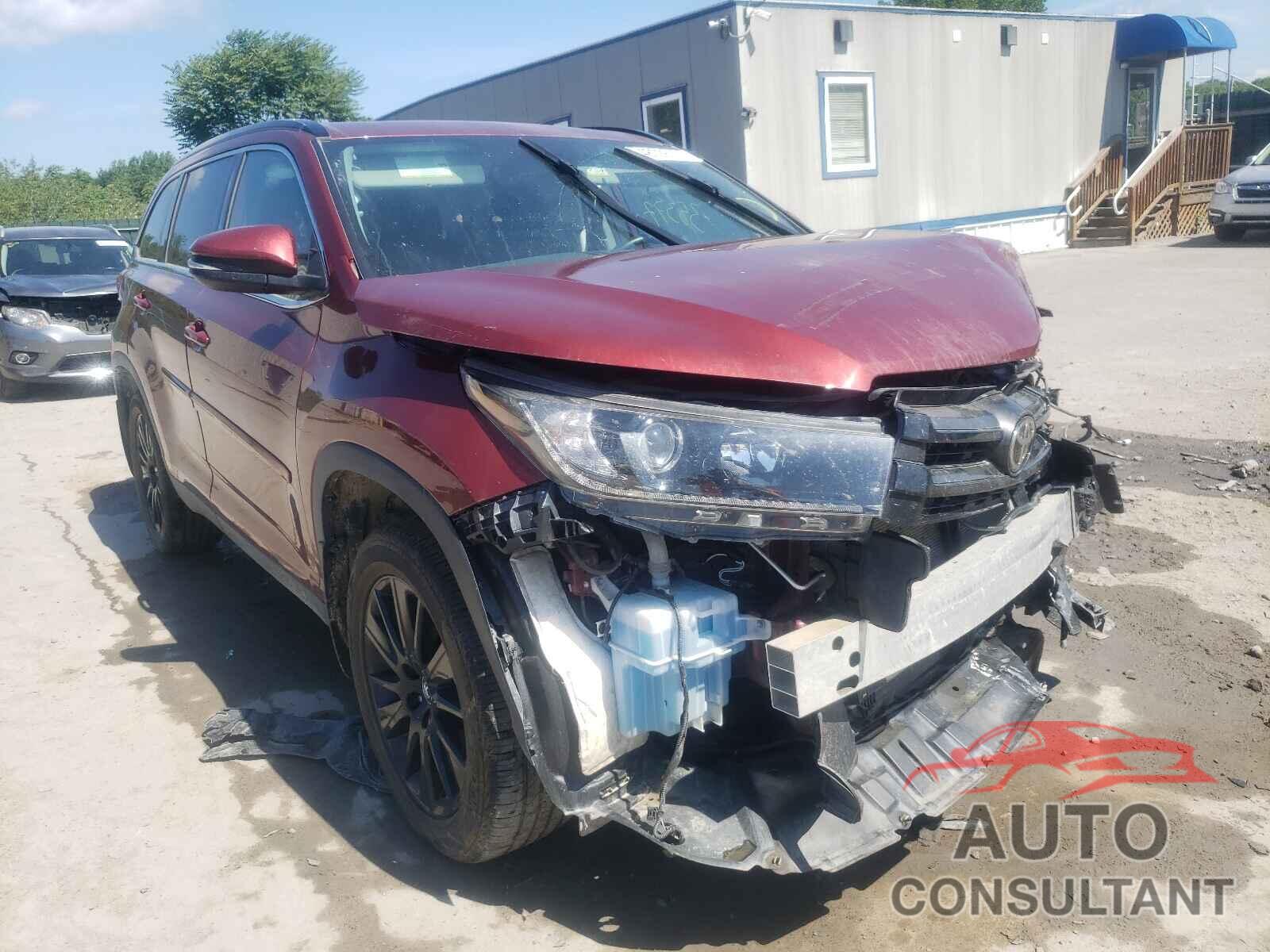 TOYOTA HIGHLANDER 2019 - 5TDJZRFH5KS701564