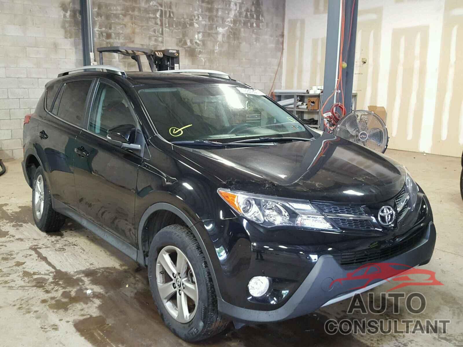 TOYOTA RAV4 XLE 2015 - 2T3RFREV9FW361374