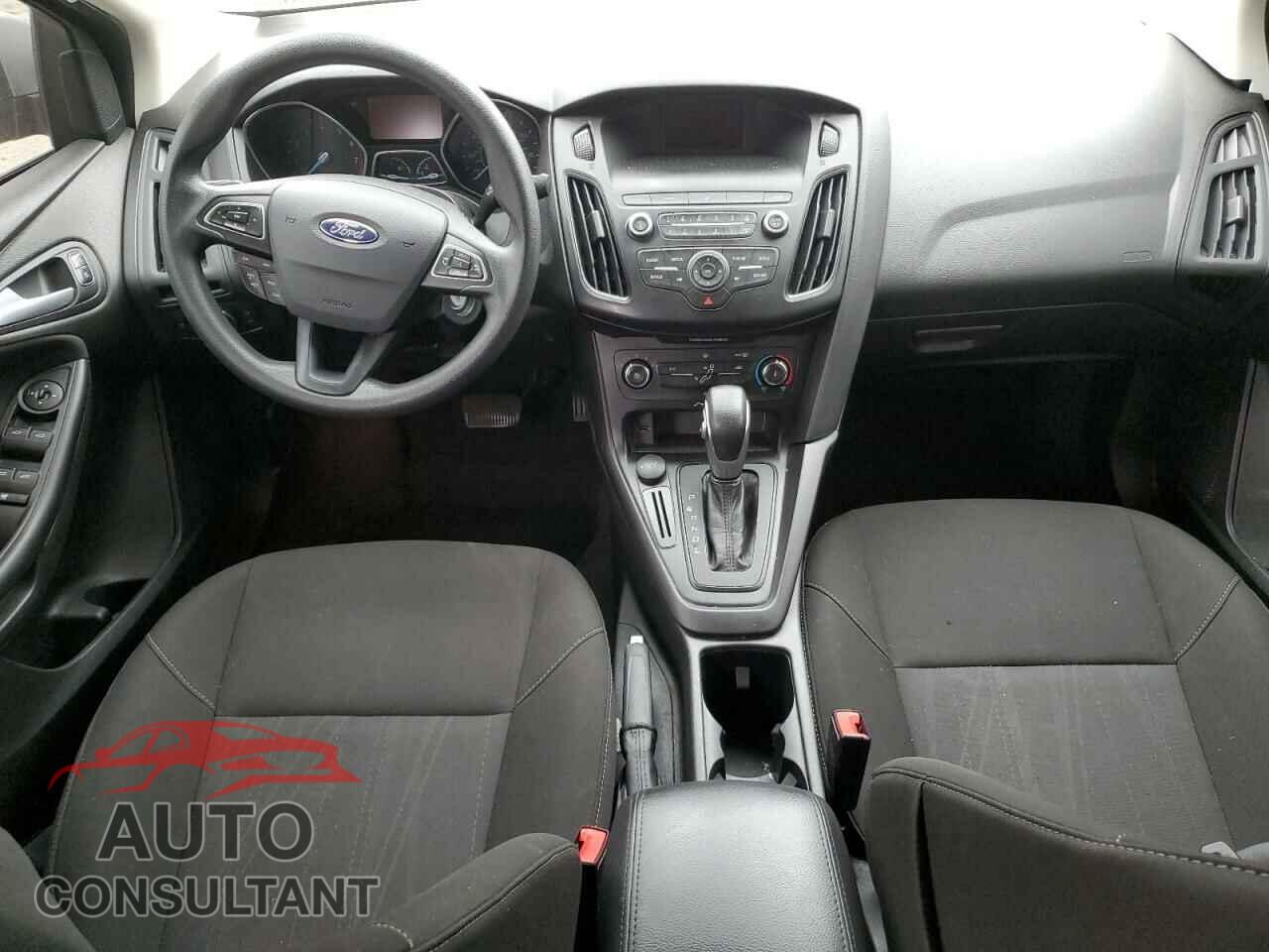 FORD FOCUS 2018 - 1FADP3F27JL202346