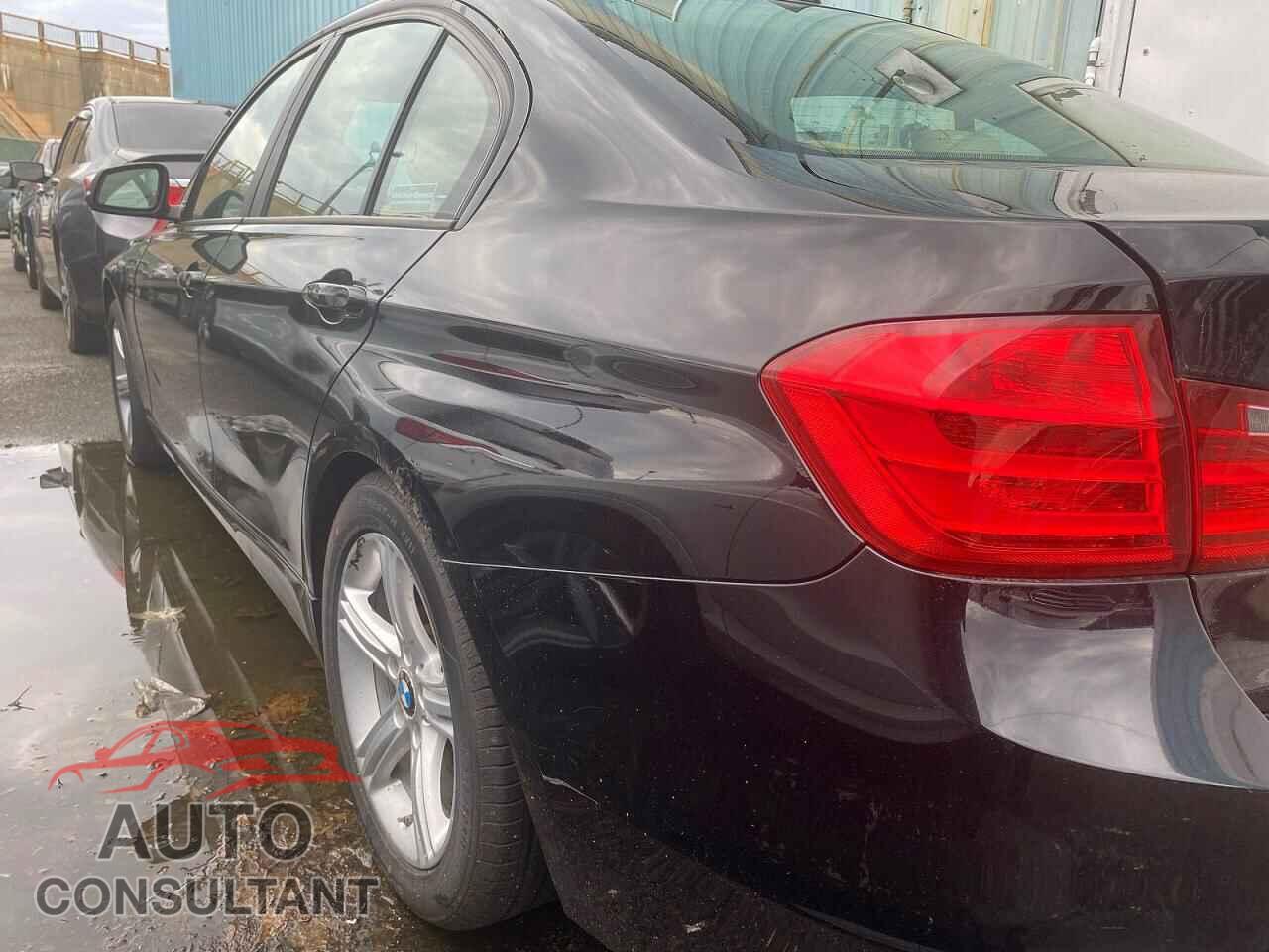 BMW 3 SERIES 2013 - WBA3B5G51DNP40863