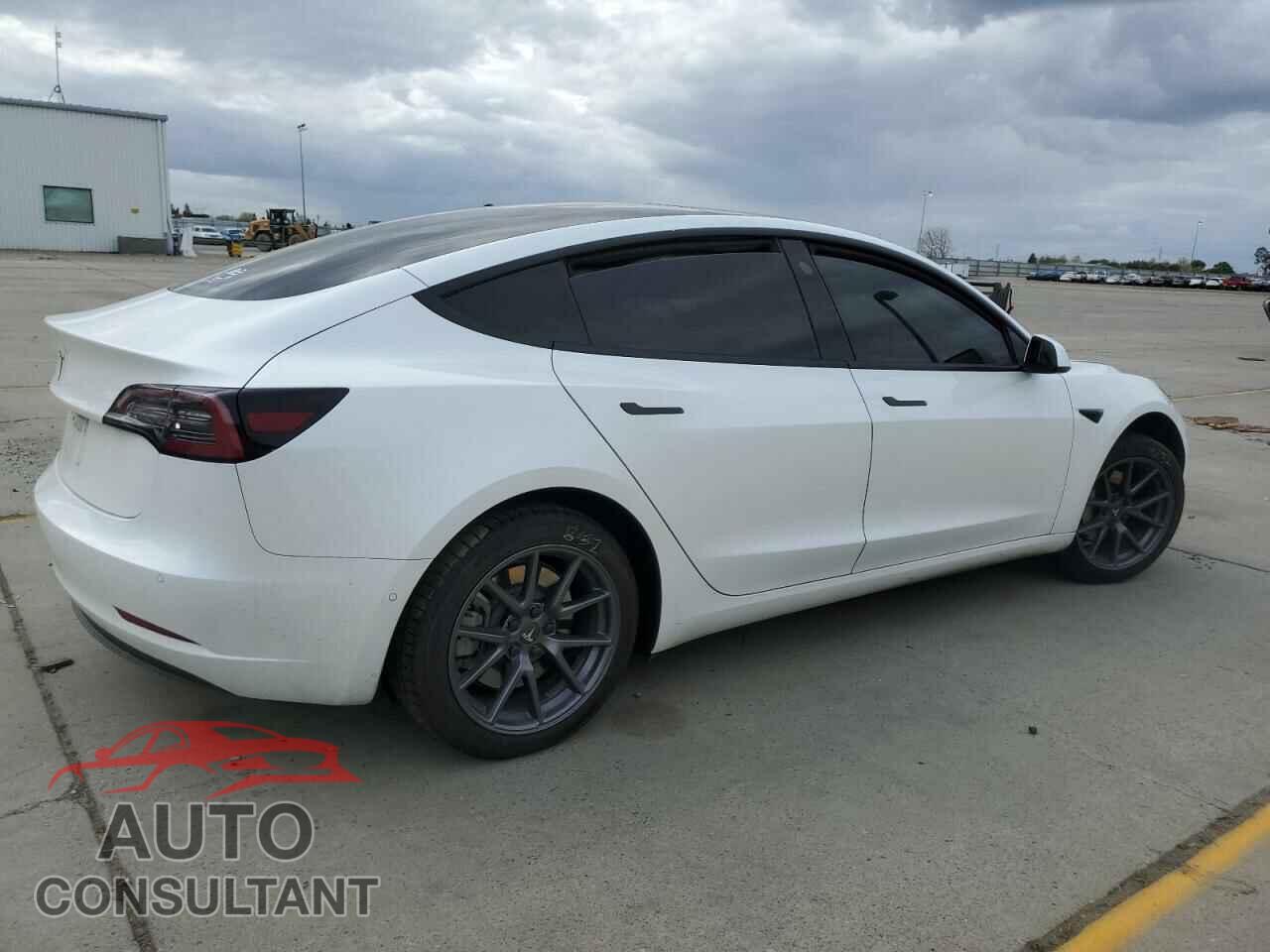 TESLA MODEL 3 2021 - 5YJ3E1EA8MF077650