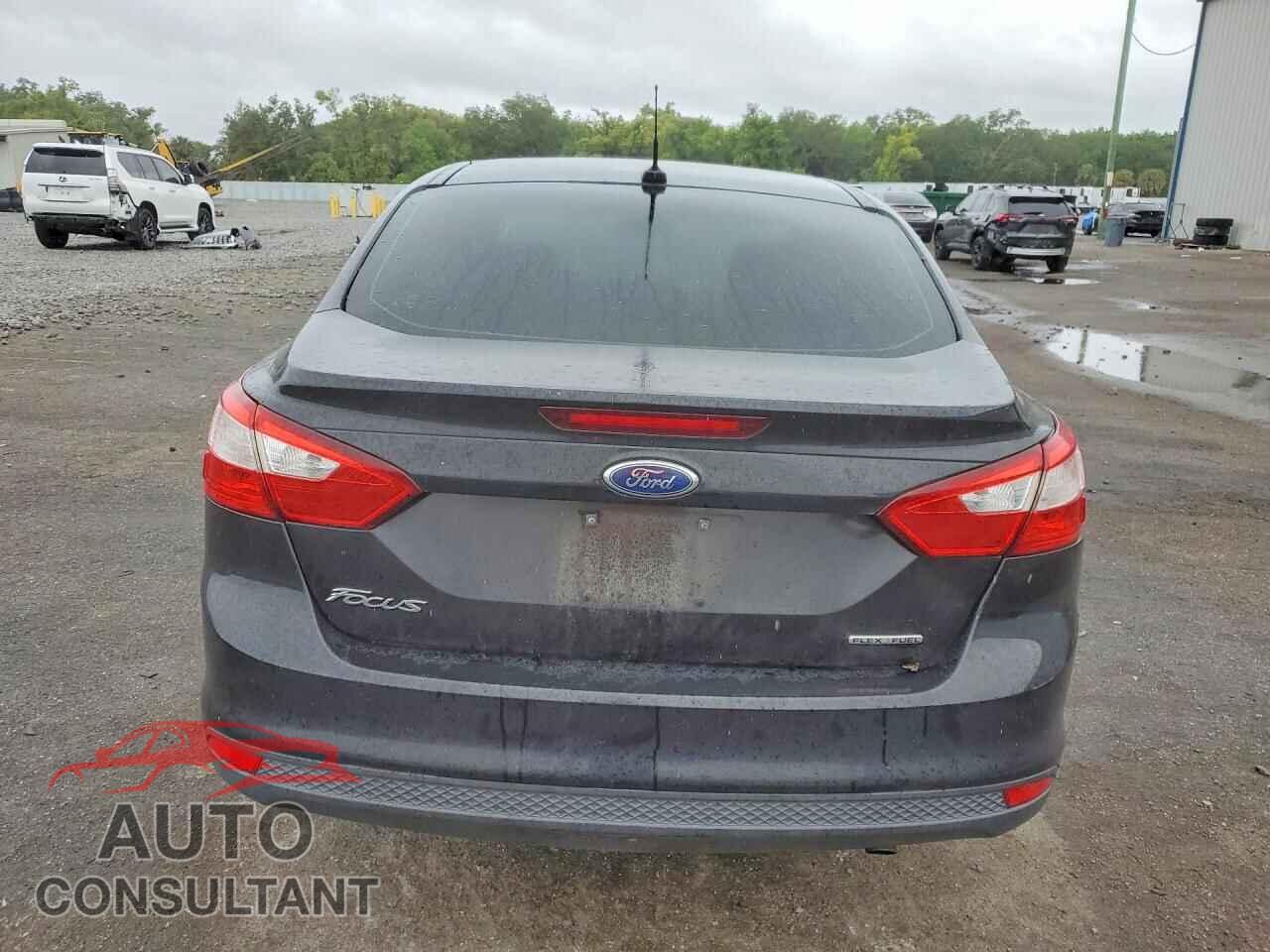 FORD FOCUS 2013 - 1FADP3E26DL312052