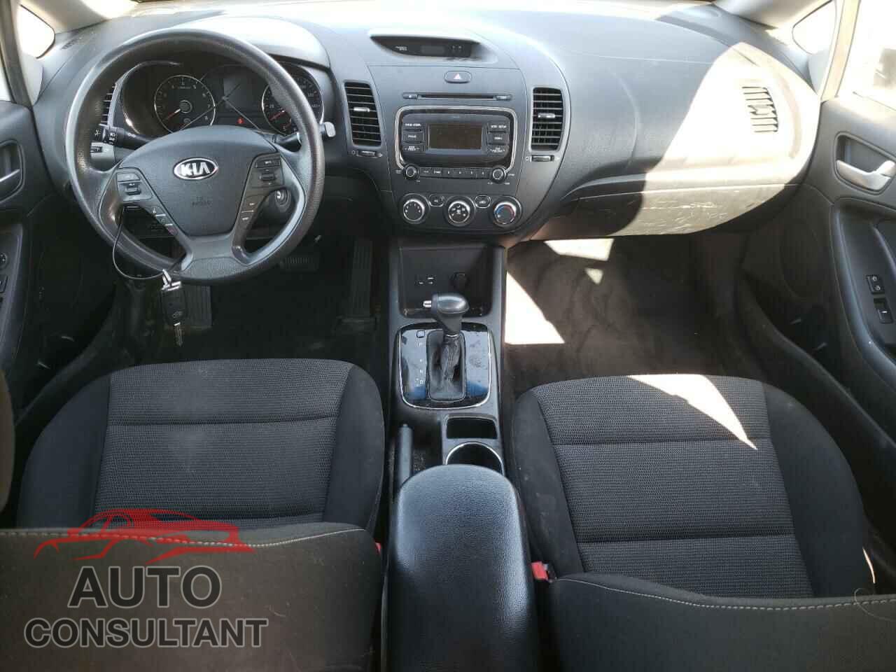 KIA FORTE 2017 - 3KPFK4A79HE030401