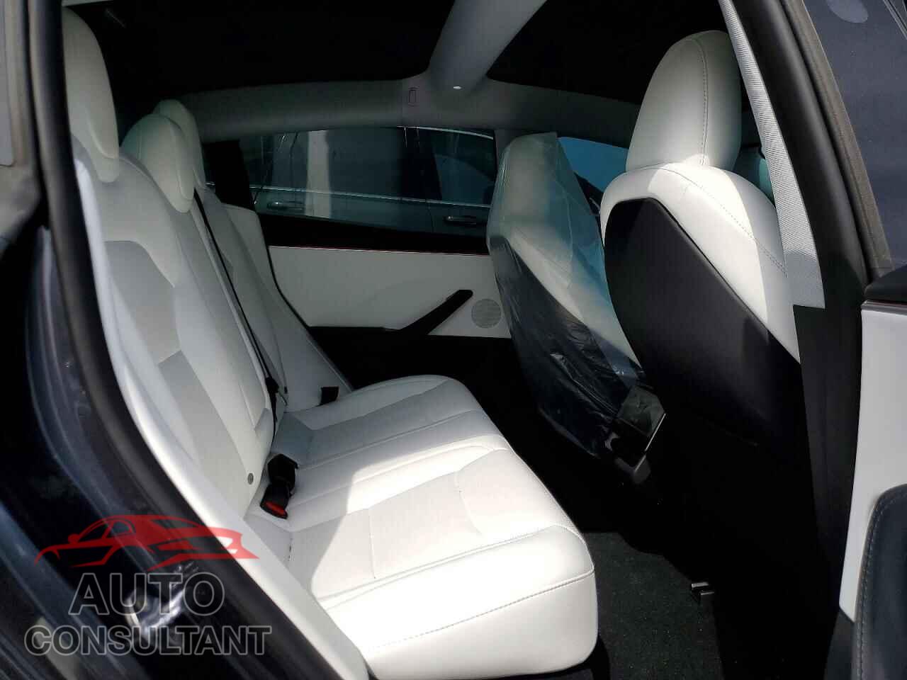 TESLA MODEL 3 2026 - 5YJ3E1EB4TF123322