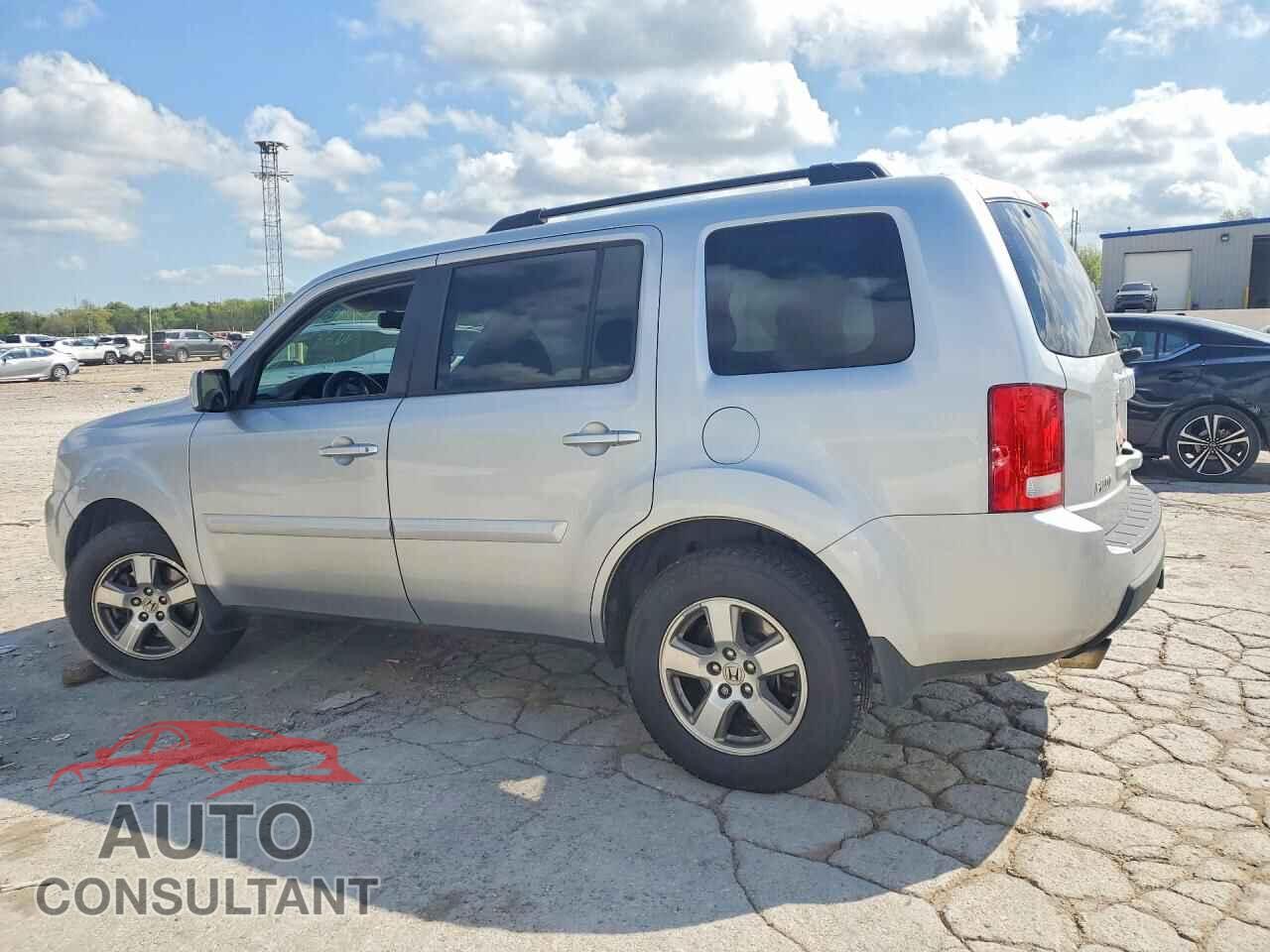 HONDA PILOT 2011 - 5FNYF3H56BB011124