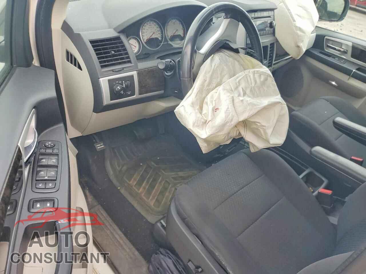 DODGE CARAVAN 2010 - 2D4RN5D11AR211582