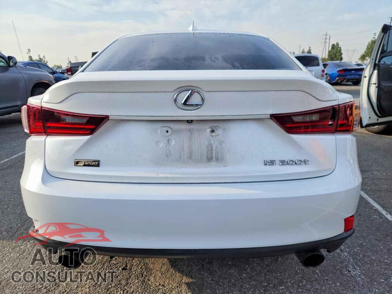 LEXUS IS 2016 - JTHBA1D28G5016756