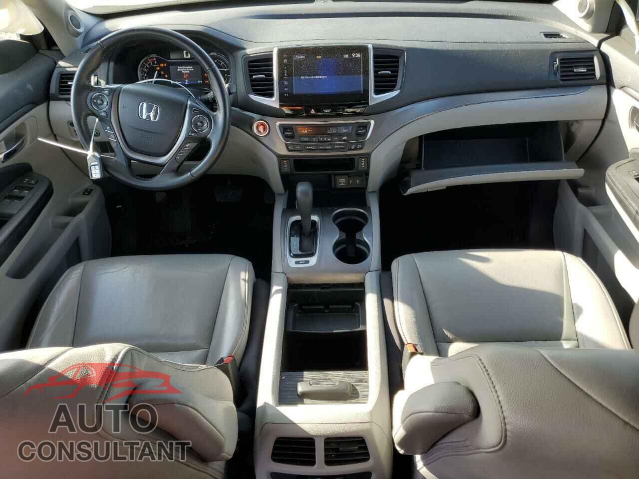 HONDA PILOT 2017 - 5FNYF6H66HB005147