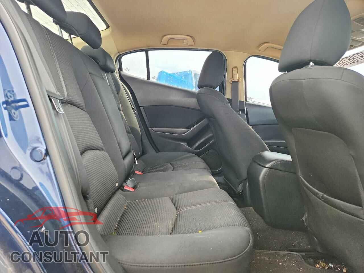 MAZDA 3 2018 - 3MZBN1U77JM229181