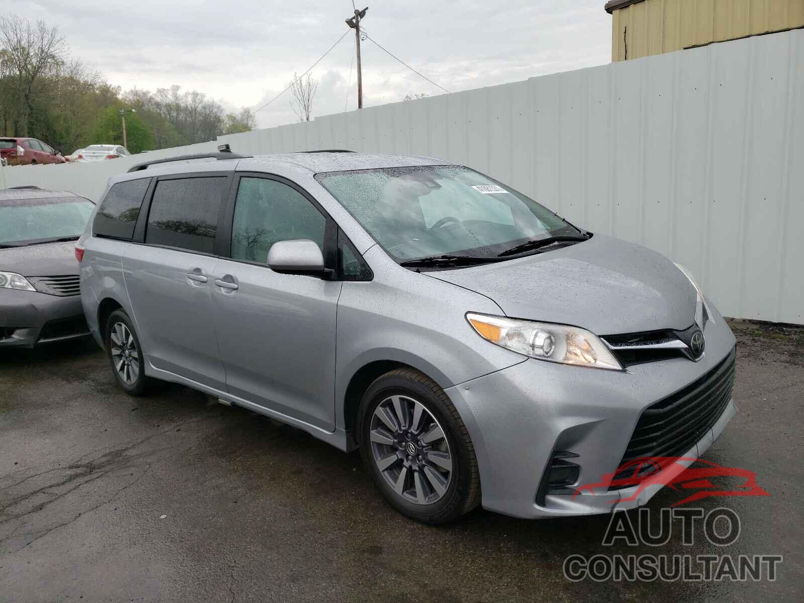 TOYOTA SIENNA 2018 - 5TDJZ3DC9JS198835