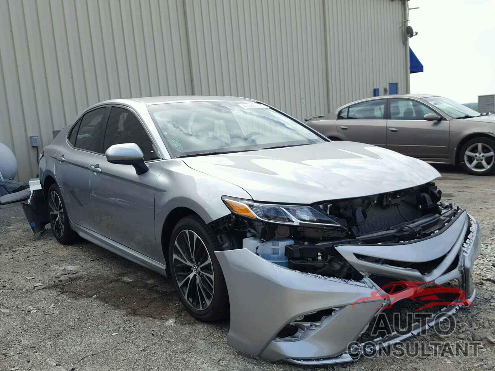 TOYOTA CAMRY 2018 - 4T1B11HK7JU598630