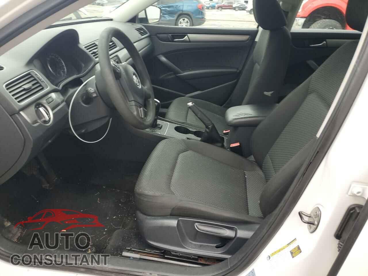 VOLKSWAGEN PASSAT 2014 - 1VWAP7A33EC006721