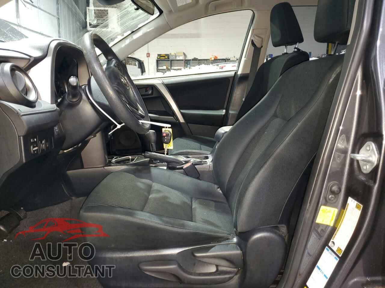 TOYOTA RAV4 2018 - JTMBFREV3JJ746292