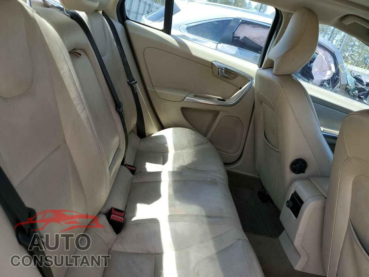 VOLVO S60 2015 - YV140MFB0F1317260