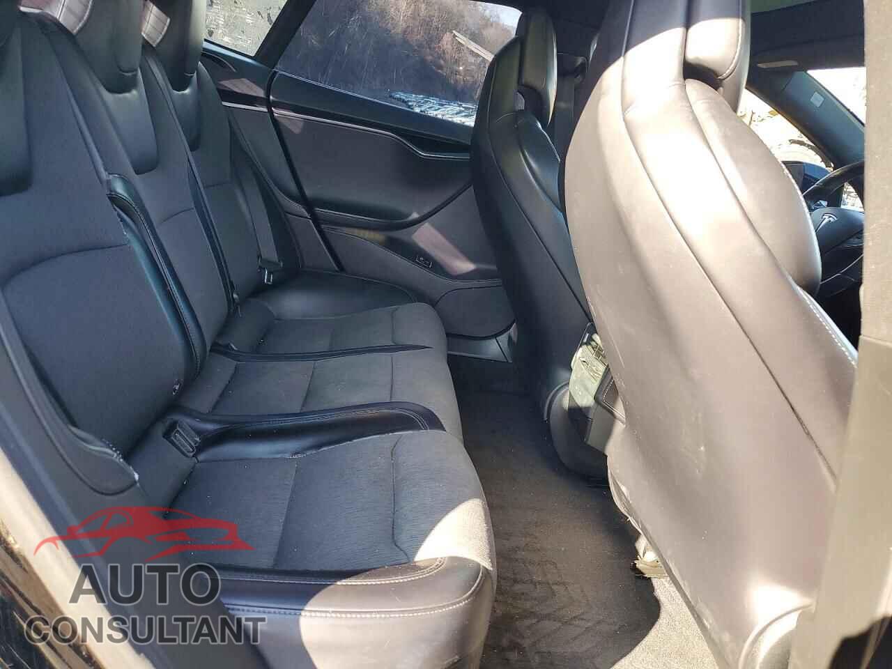 TESLA MODEL S 2018 - 5YJSA1E26JF266678