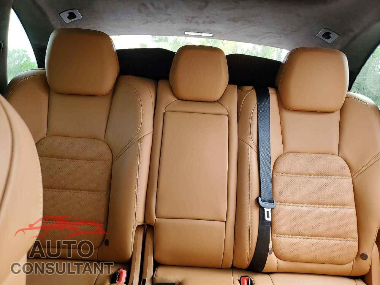 PORSCHE CAYENNE 2016 - WP1AC2A27GLA88558