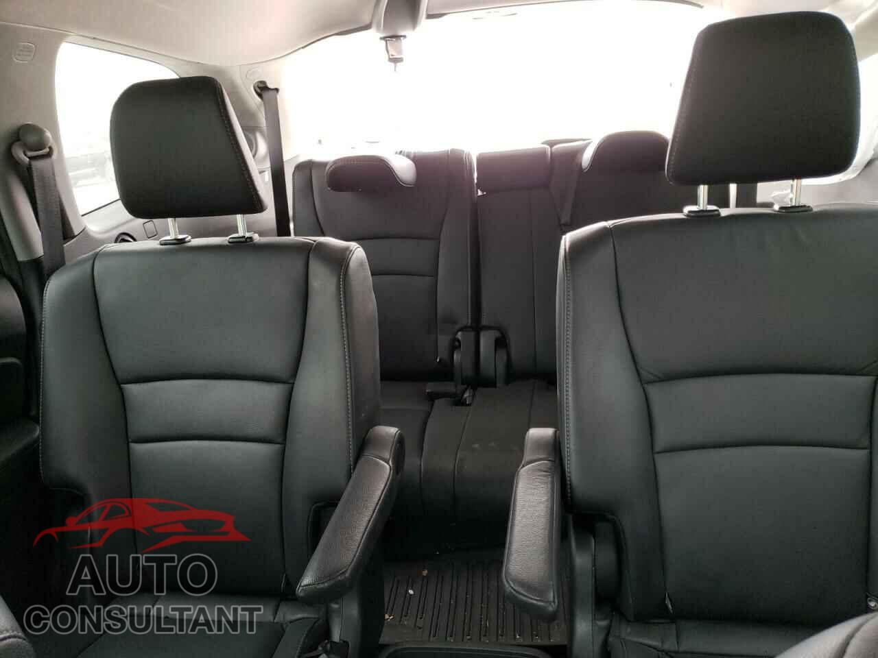HONDA PILOT 2019 - 5FNYF5H64KB010736
