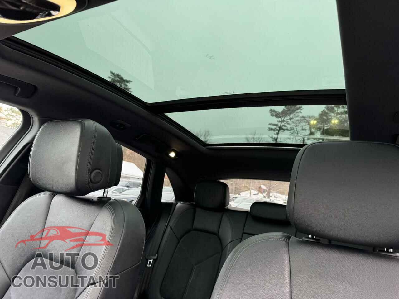 PORSCHE MACAN 2018 - WP1AA2A56JLB00903