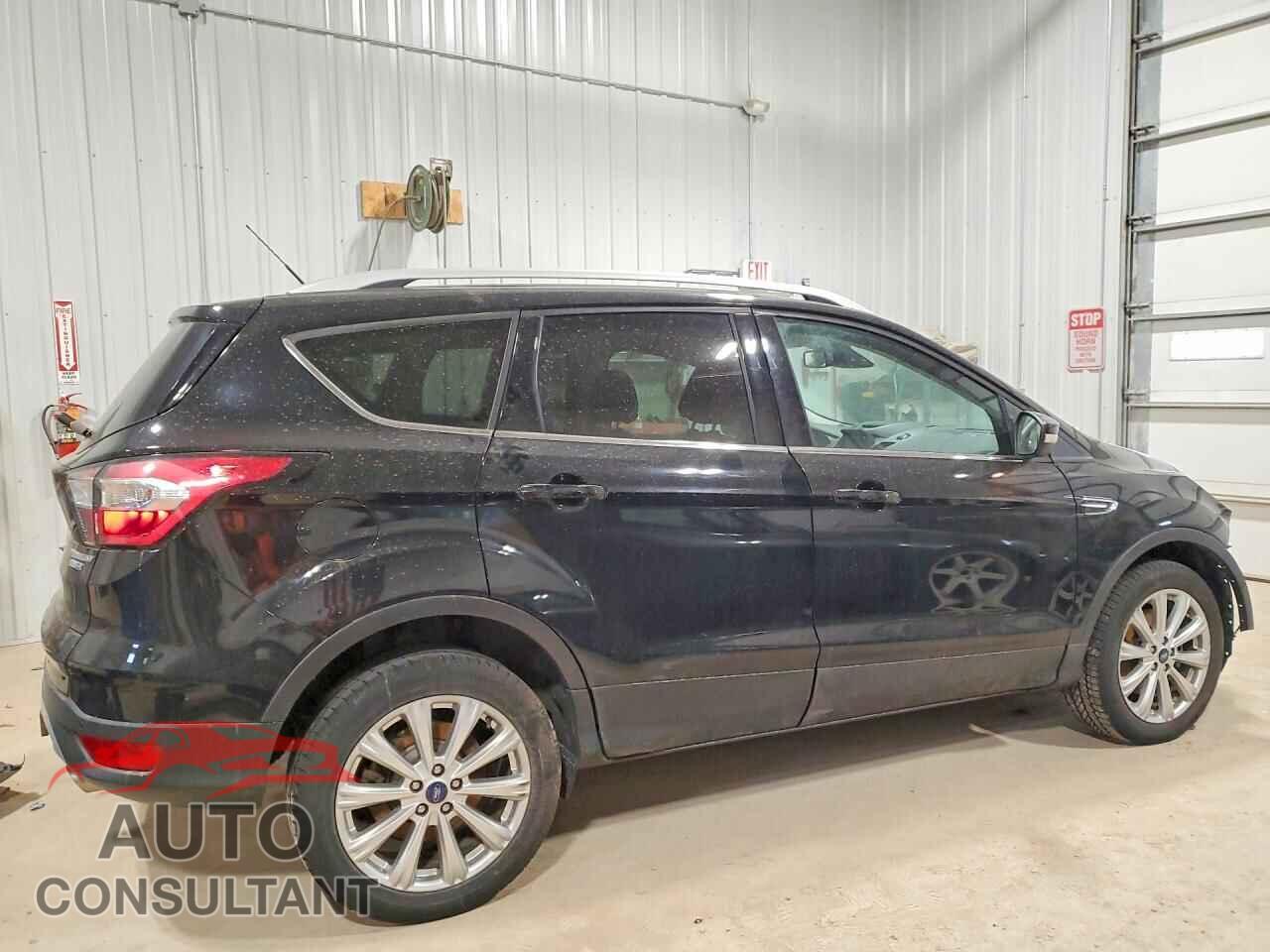 FORD ESCAPE 2017 - 1FMCU9J95HUB80739