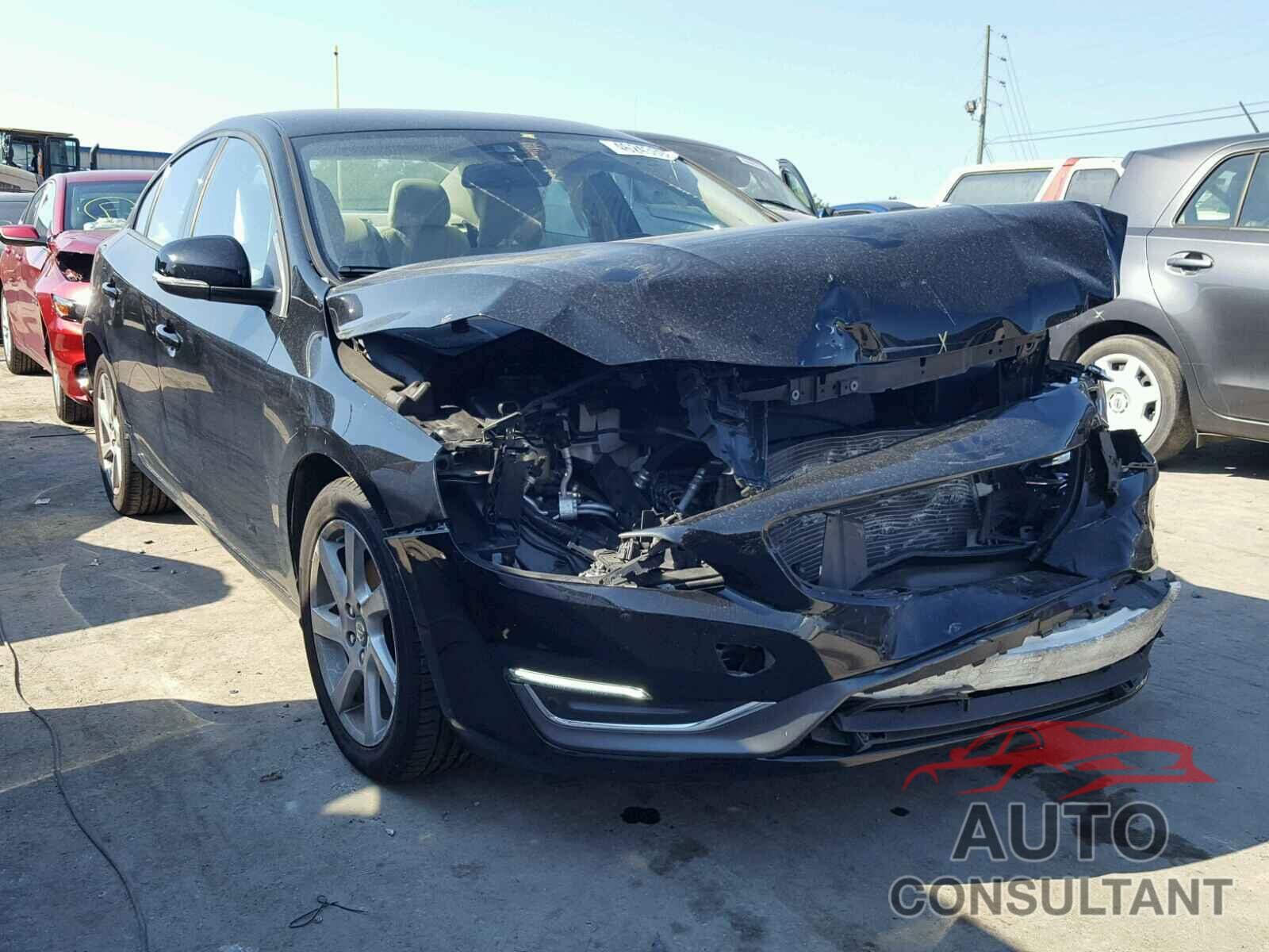 VOLVO S60 2015 - YV140MFJ3F1351572