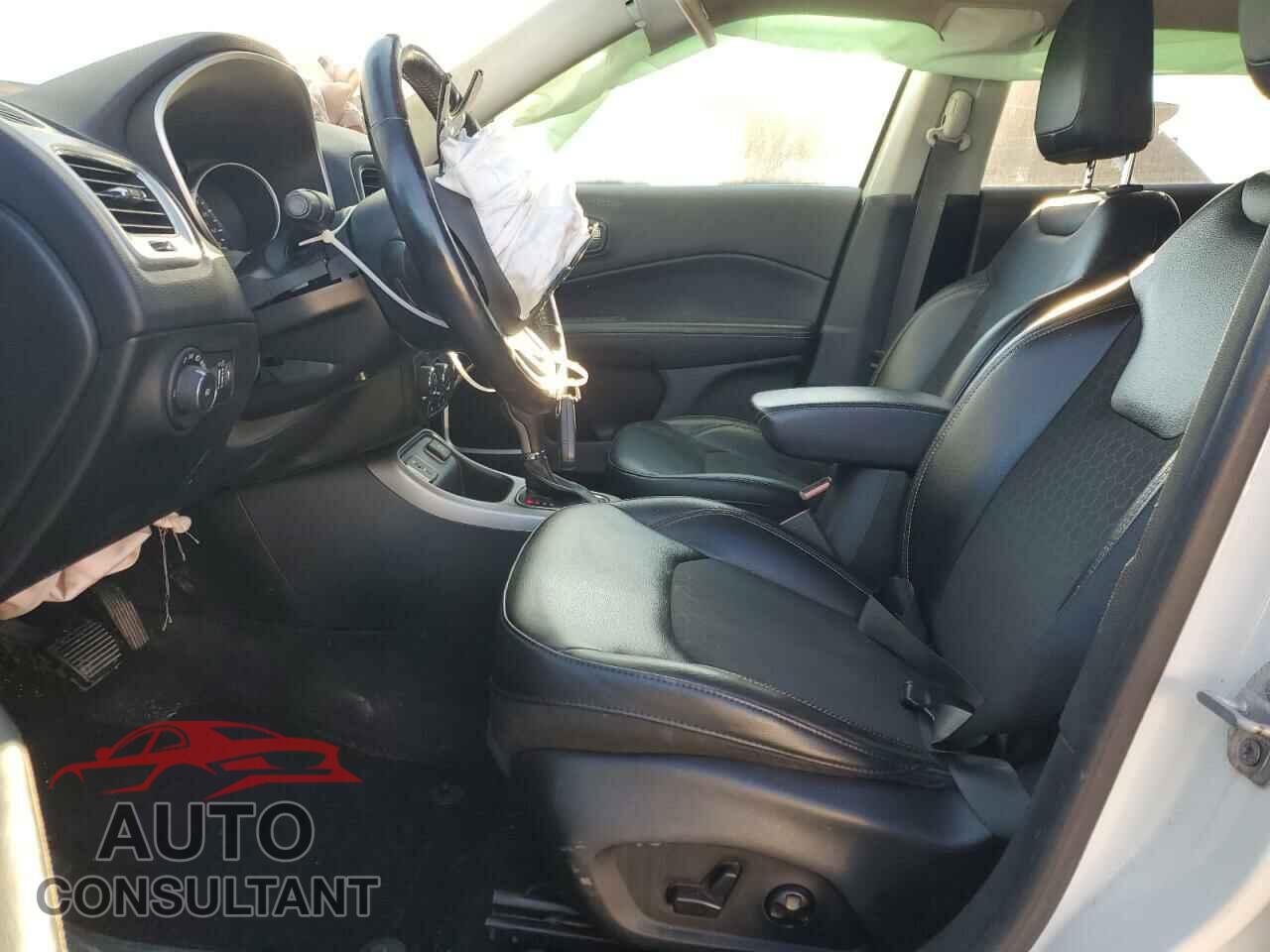 JEEP COMPASS 2018 - 3C4NJCBB7JT240508