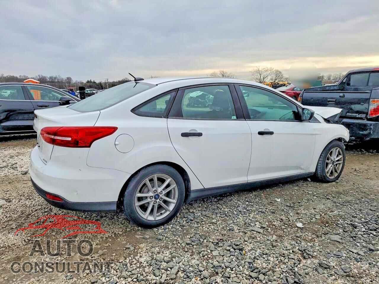 FORD FOCUS 2015 - 1FADP3E22FL305330