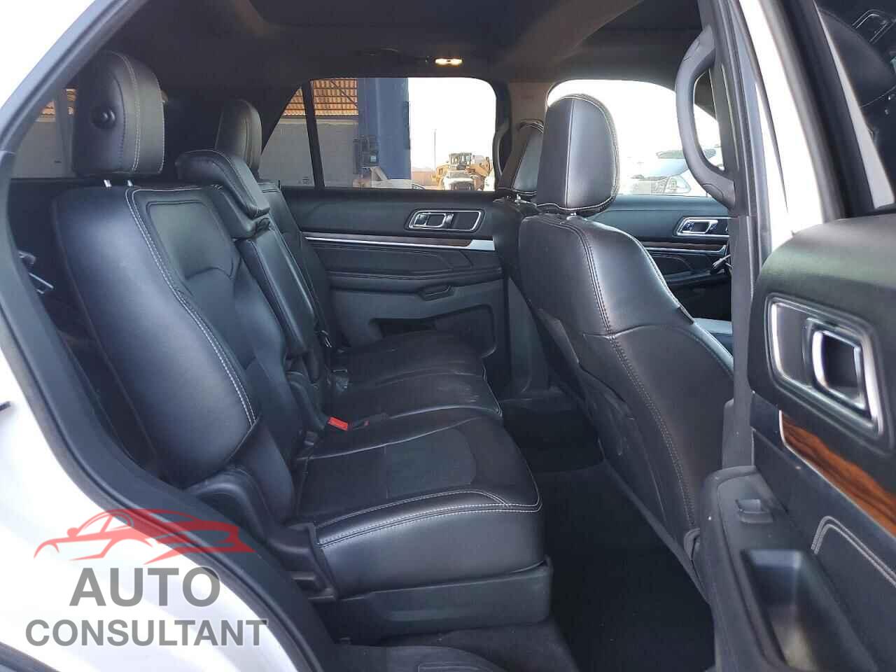 FORD EXPLORER 2018 - 1FM5K7F87JGB32036