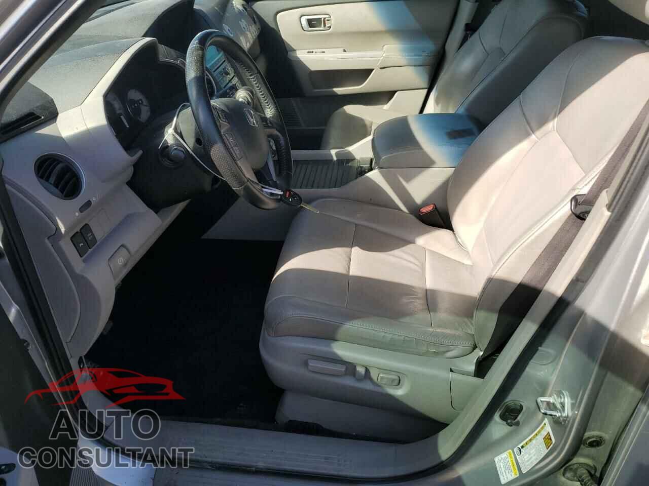 HONDA PILOT 2011 - 5FNYF3H98BB028946