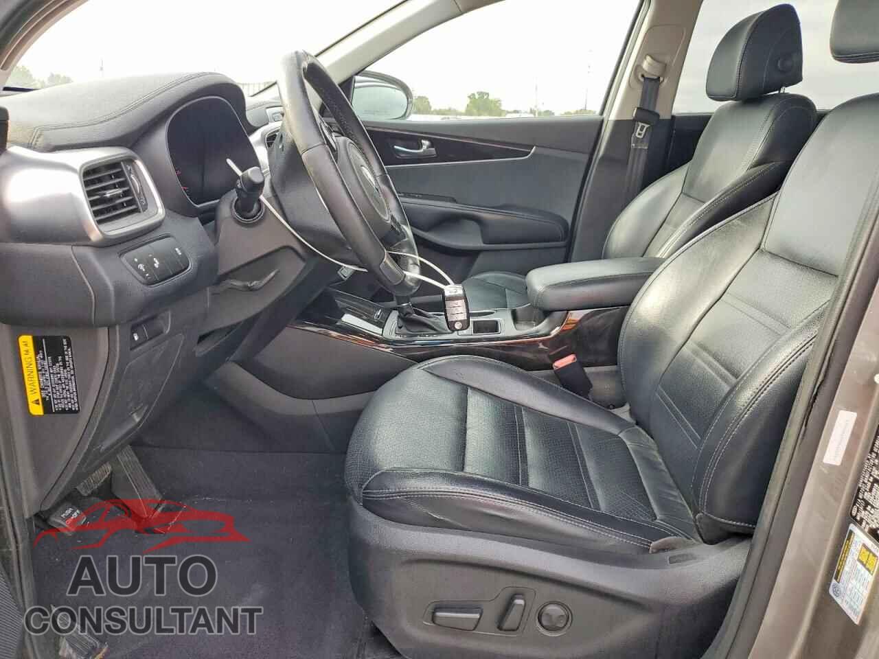 KIA SORENTO 2017 - 5XYPH4A5XHG330159