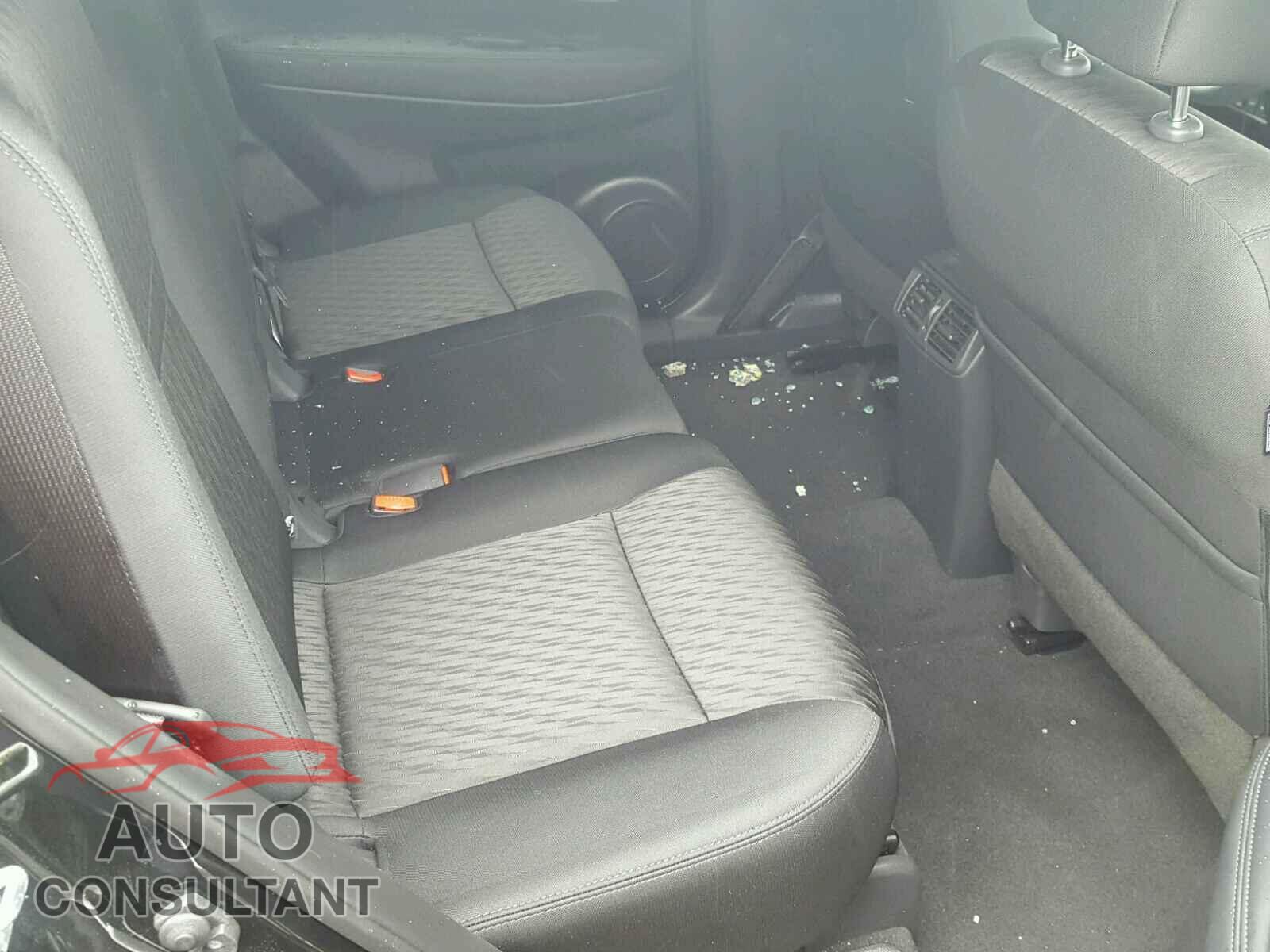 NISSAN ROGUE S 2018 - KNMAT2MV3JP578986