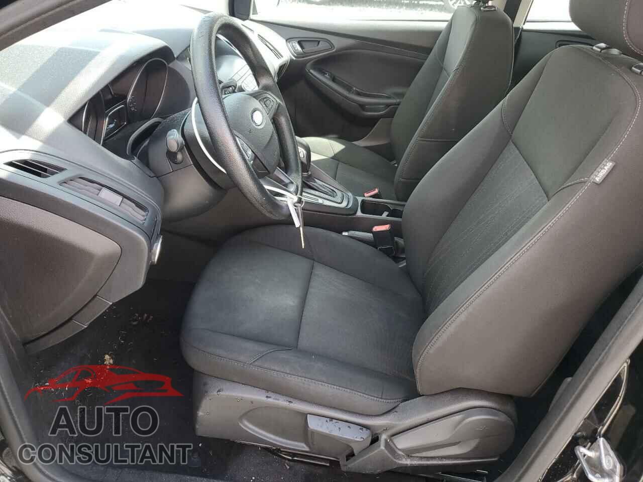 FORD FOCUS 2018 - 1FADP3E25JL255581