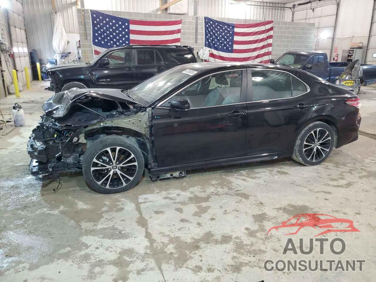TOYOTA CAMRY 2018 - 4T1B11HK3JU678474