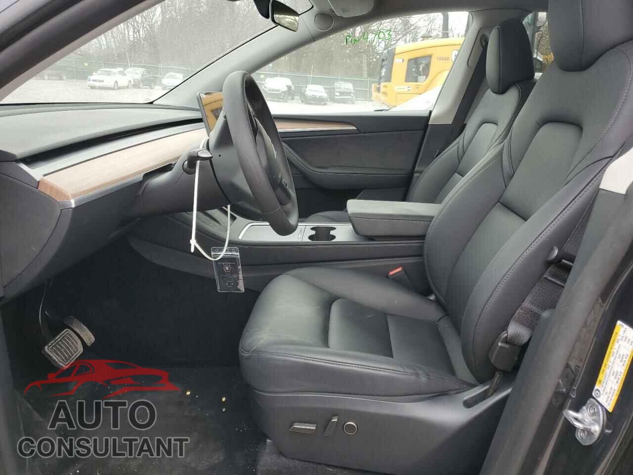 TESLA MODEL Y 2025 - 7SAYGDEE7SA342995