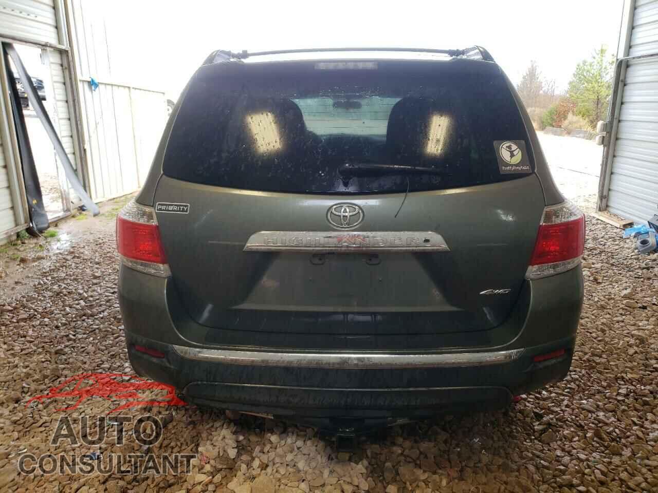 TOYOTA HIGHLANDER 2013 - 5TDBK3EH8DS202820