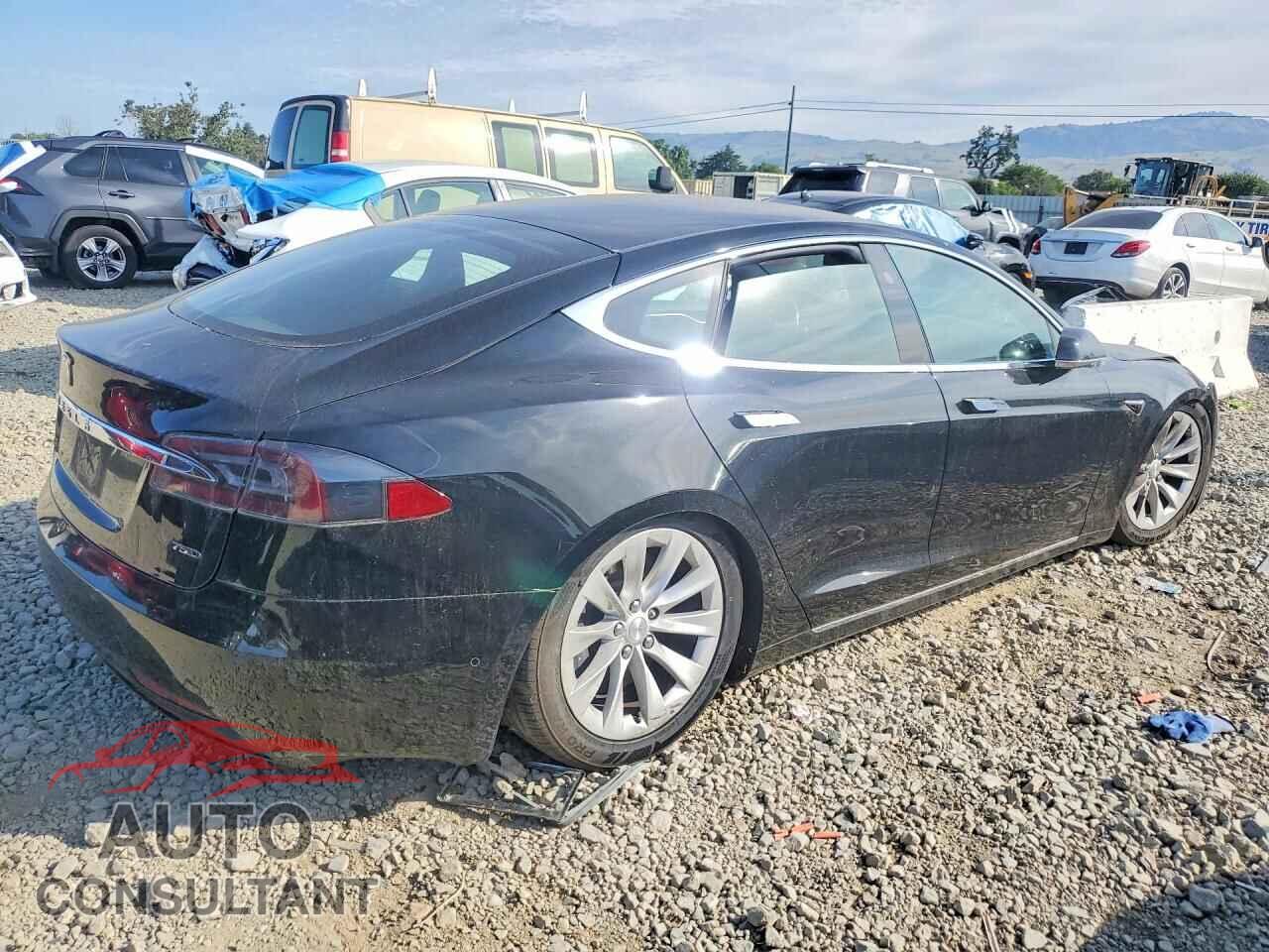 TESLA MODEL S 2018 - 5YJSA1E24JF249099