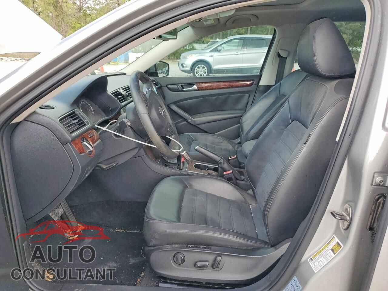 VOLKSWAGEN PASSAT 2013 - 1VWCH7A31DC016832
