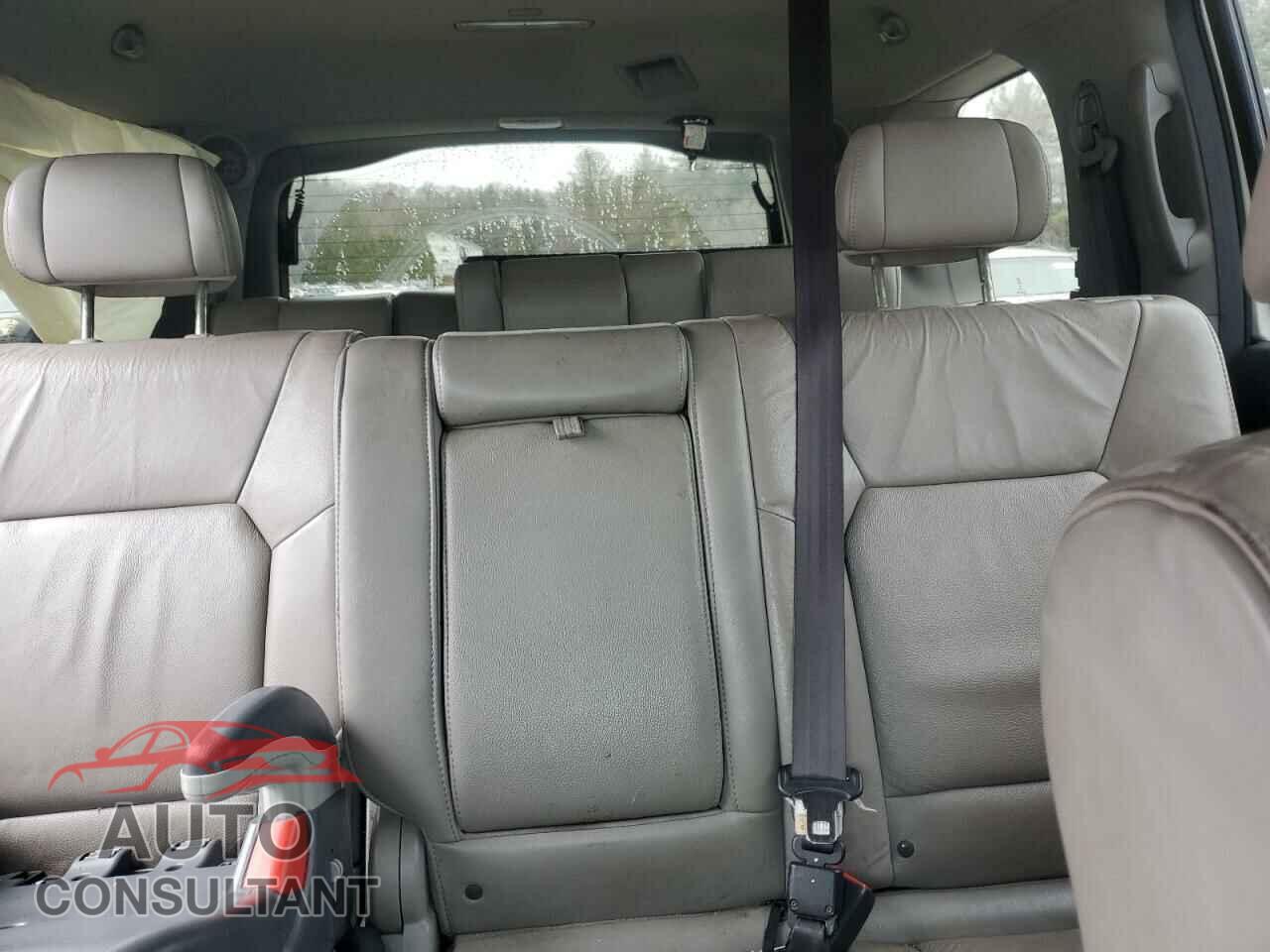HONDA PILOT 2010 - 5FNYF4H80AB010615