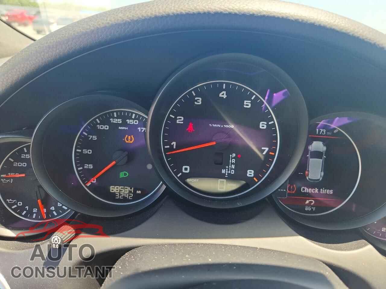 PORSCHE CAYENNE 2016 - WP1AA2A28GKA36786