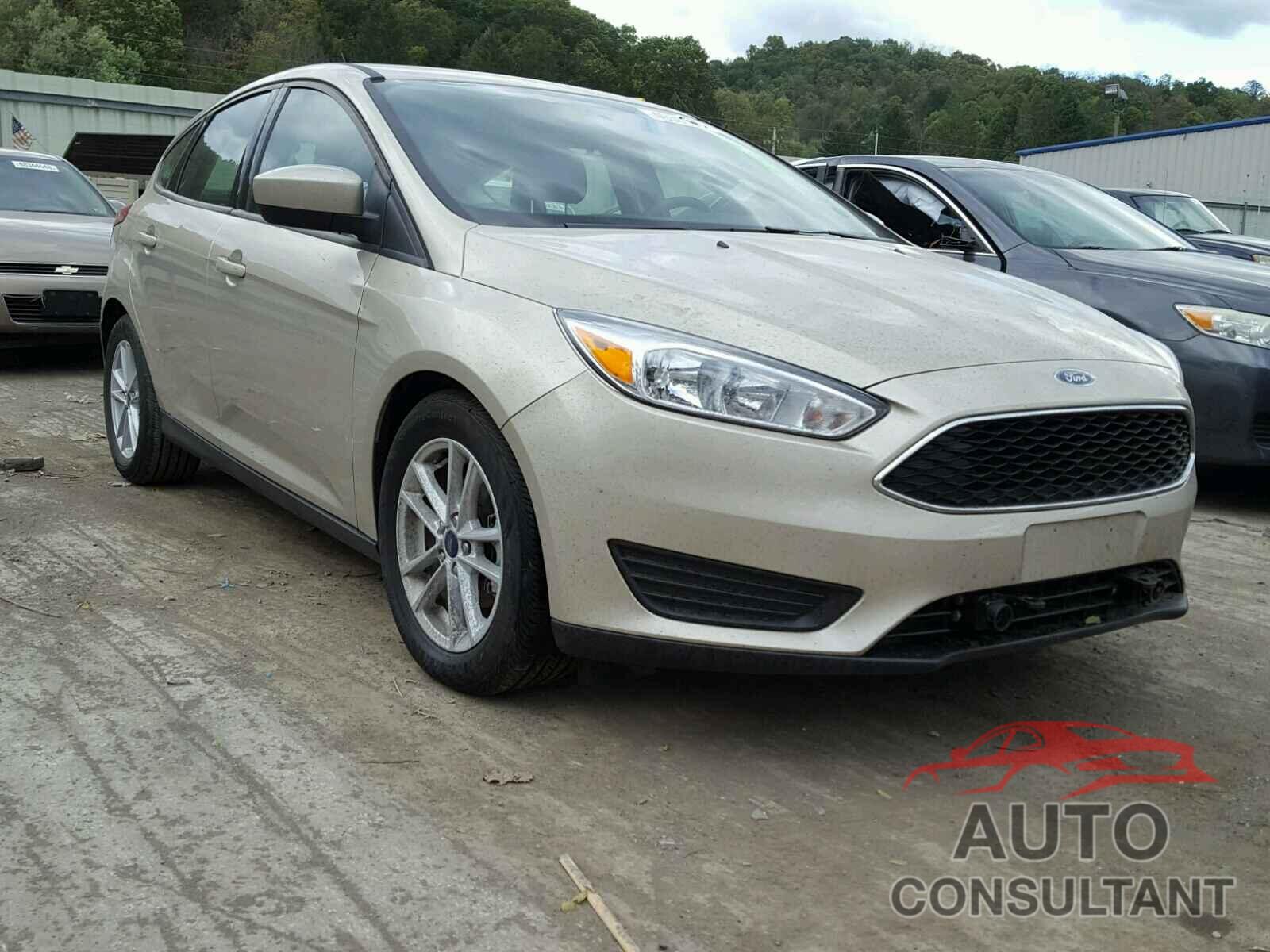 FORD FOCUS 2018 - 1FADP3K2XJL243625