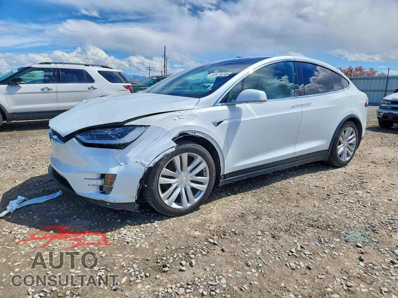 TESLA MODEL X 2017 - 5YJXCBE21HF029550