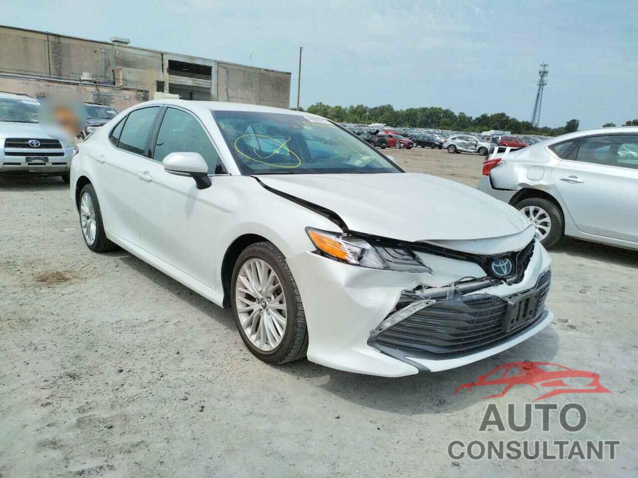 TOYOTA CAMRY 2018 - 4T1B11HK2JU159108