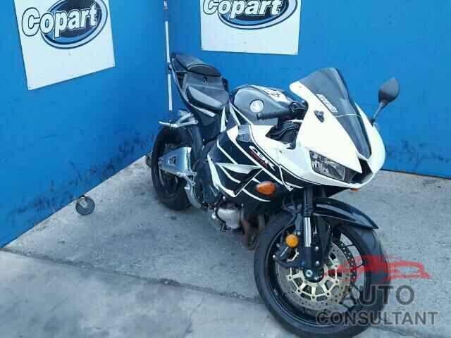 HONDA CBR600 RR 2016 - JH2PC40J6GK200795