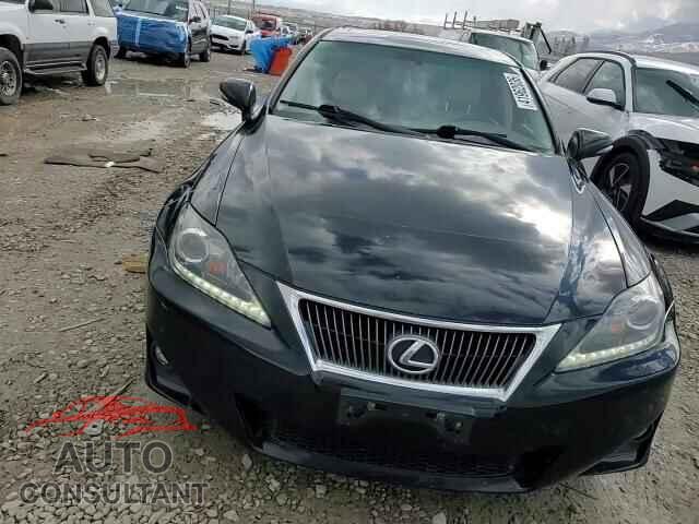 LEXUS IS 2012 - JTHCF5C20C5055933