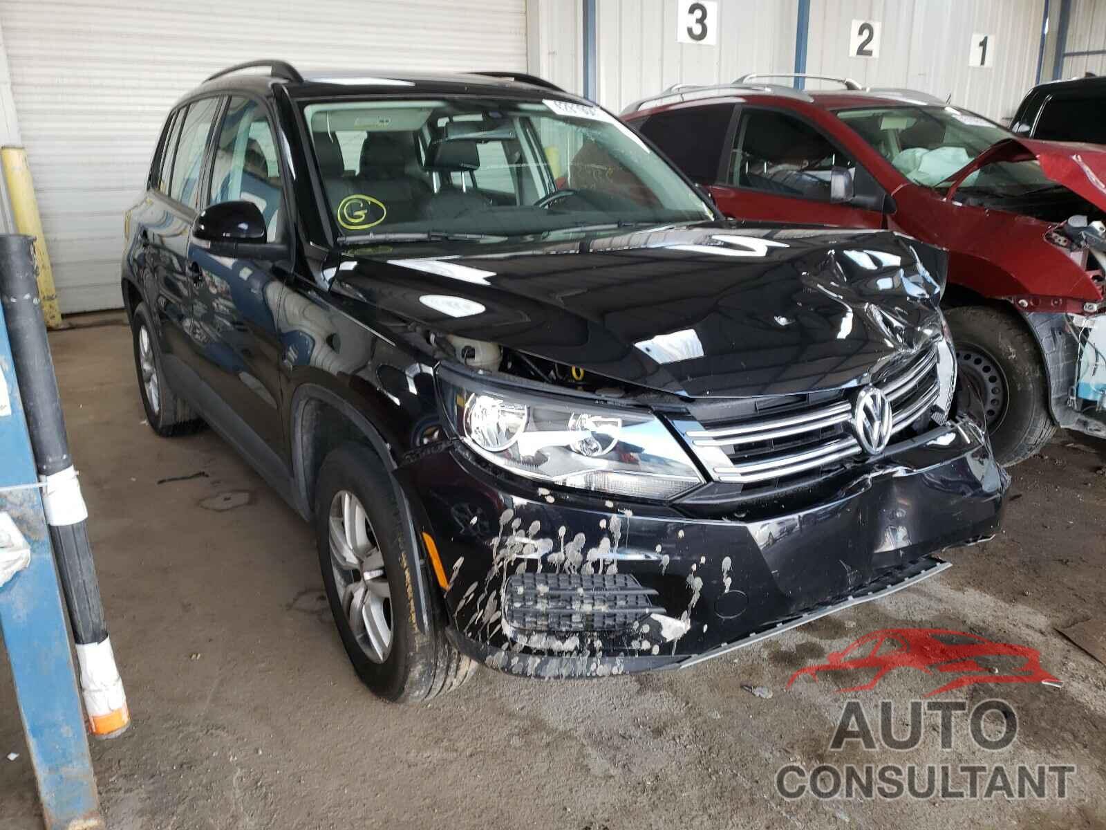 VOLKSWAGEN TIGUAN 2017 - WVGAV7AX1HK000479