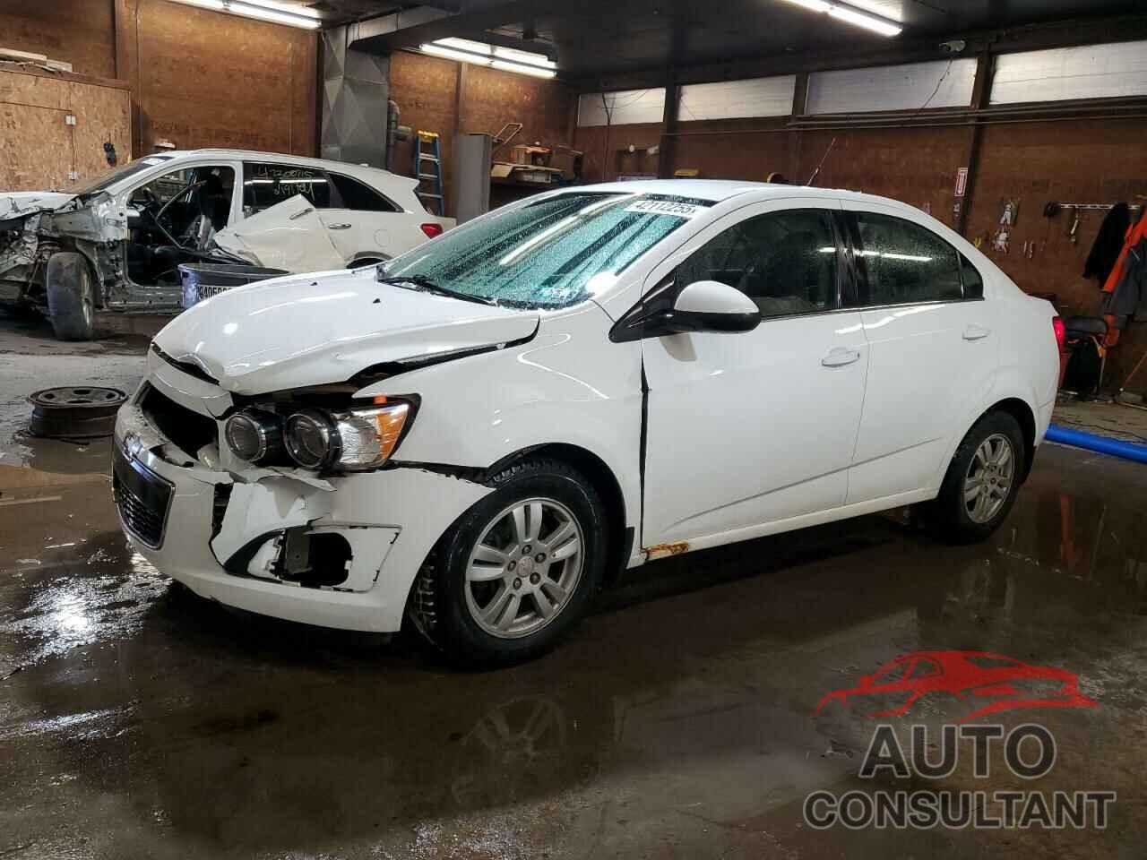 CHEVROLET SONIC 2014 - 1G1JC5SG8E4169923