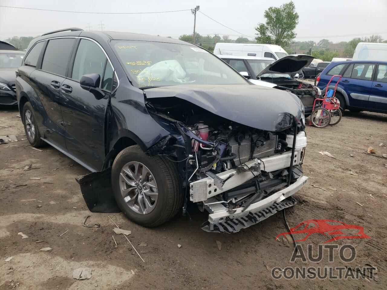 TOYOTA SIENNA 2022 - 5TDKSKFC6NS053256