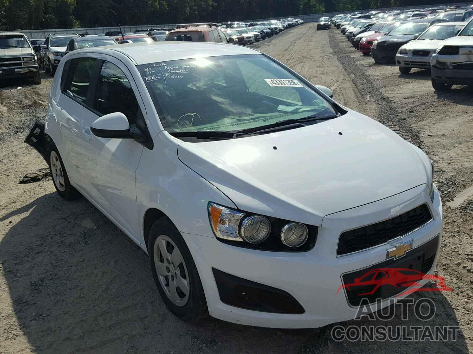 CHEVROLET SONIC 2016 - 1G1JA6SH1G4155725