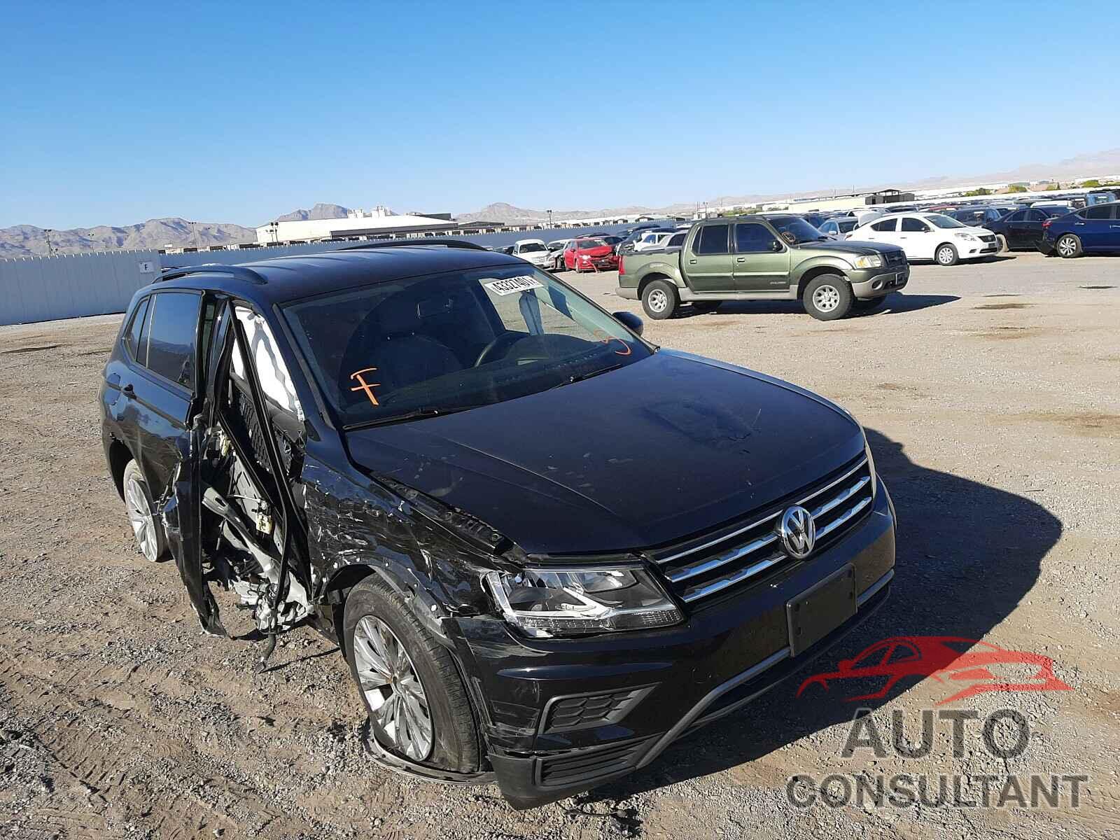 VOLKSWAGEN TIGUAN 2018 - 3VV1B7AX3JM123777
