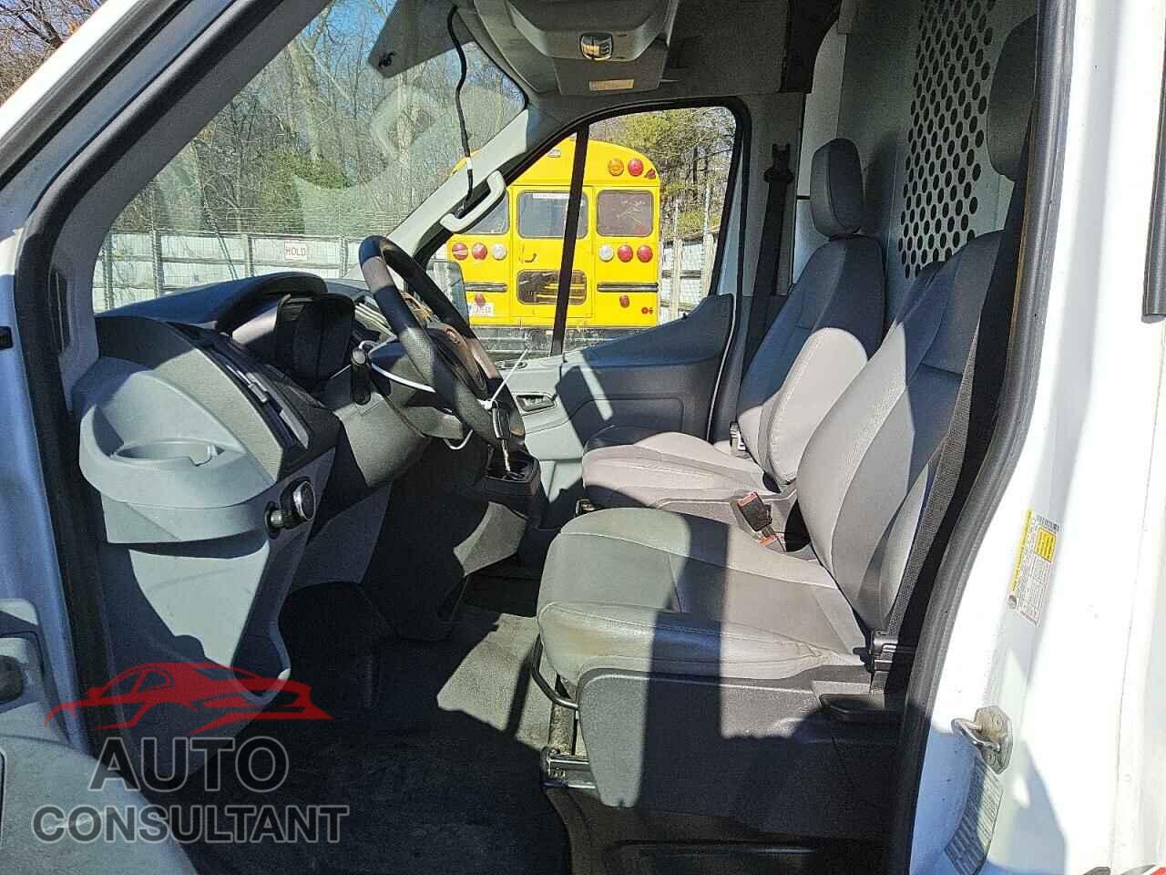FORD TRANSIT 2017 - 1FTYR2CM7HKA07126
