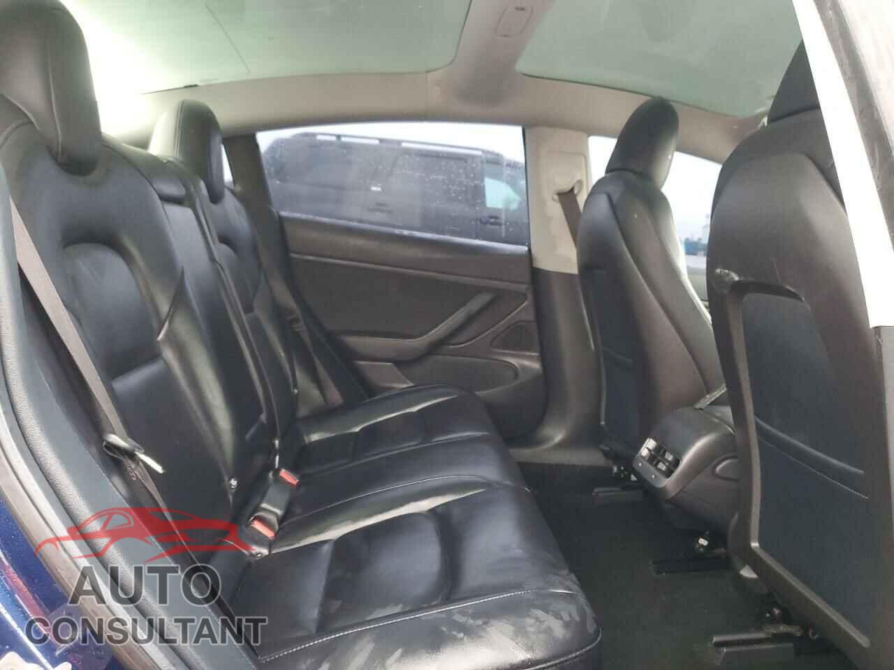 TESLA MODEL 3 2018 - 5YJ3E1EA0JF019494
